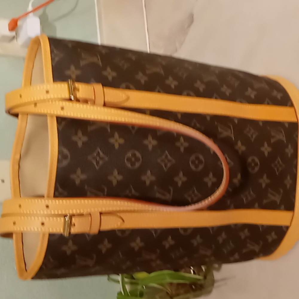 L V Bucket In Excellent Condition - image 2